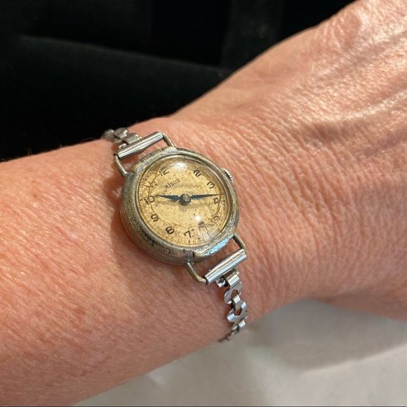 Vintage Antique 1930’s Art Deco Nisus Silver Winding Watch main image 6
